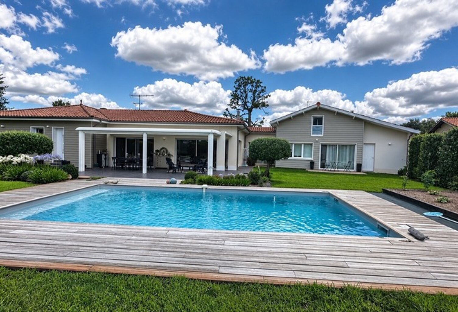 Maison à vendre 6 pièces MARTIGNAS SUR JALLE (33) — photo 1