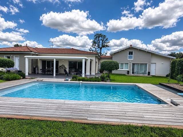 Maison à vendre 6 pièces MARTIGNAS SUR JALLE (33) — photo du bien