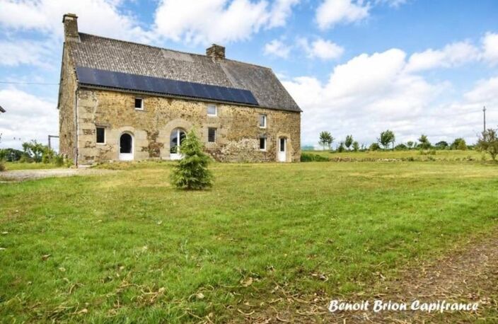 À vendre – Demeure historique en pierre d'environ 260 m² sur 2 hectares – Lapenty (50), à proximité de Saint-Hilaire-du-Harcouët — photo 2