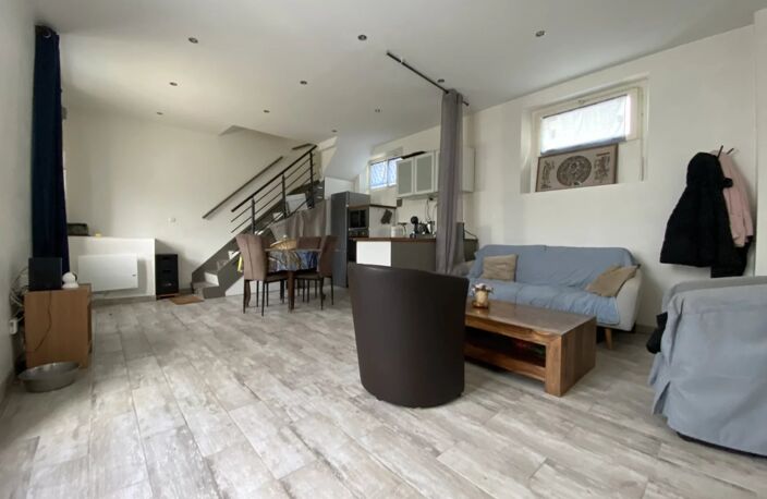 Appartement duplex T3 avec jardin, Box, cave proche centre-ville Chantilly. — photo 2