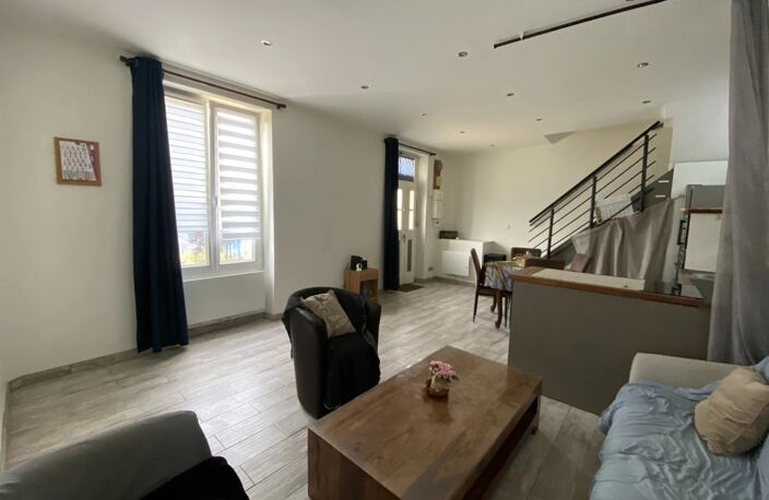 Appartement duplex T3 avec jardin, Box, cave proche centre-ville Chantilly. — photo 3