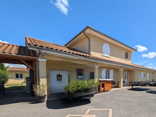 Villa Individuelle 5 chambres 168m2 terrain 1000m2 piscine — photo du bien