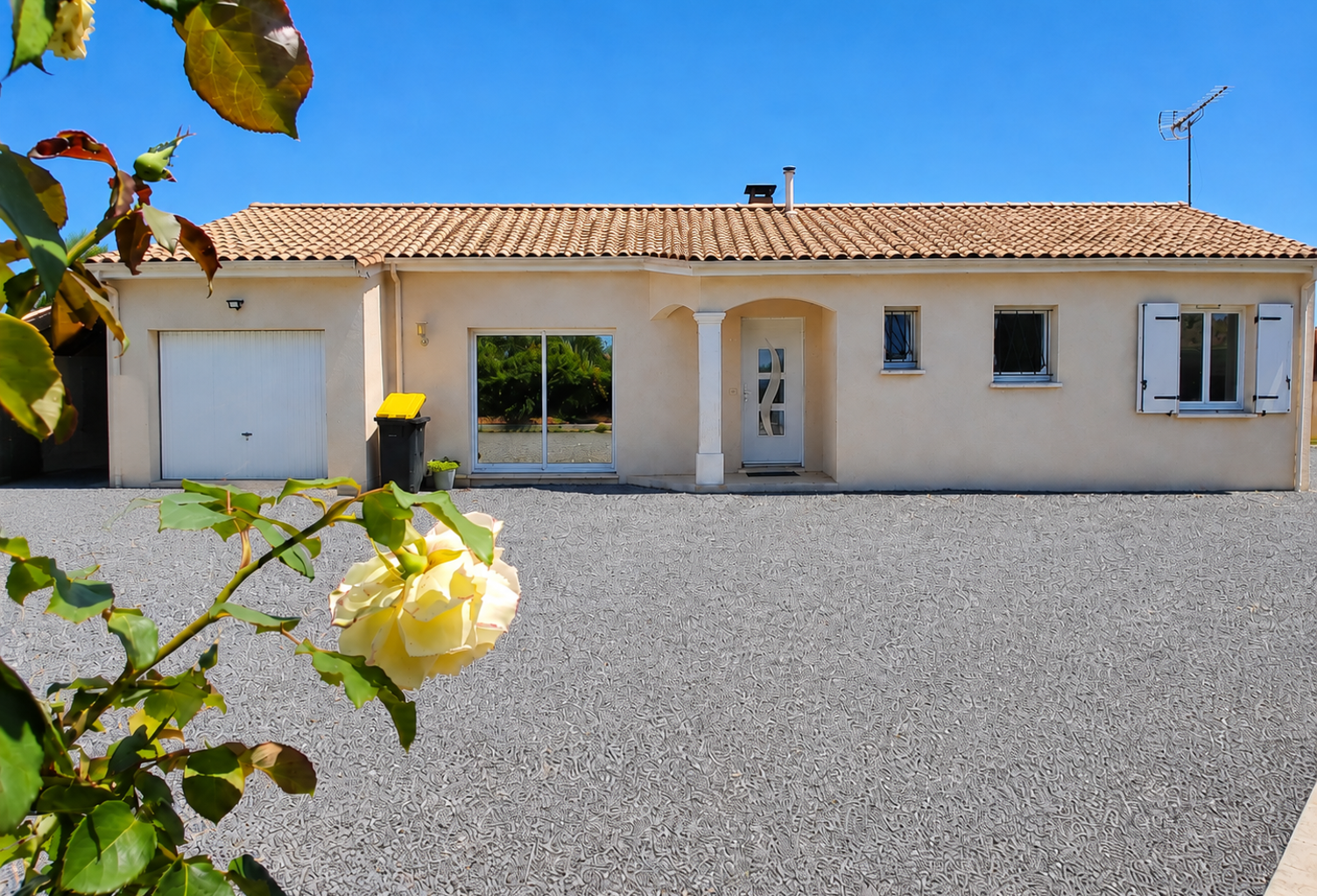 Maison contemporaine de plain-pied   3 chambres   Secteur Ch — photo 1