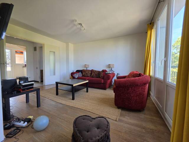 Appartement à vendre Décines-Charpieu — photo du bien