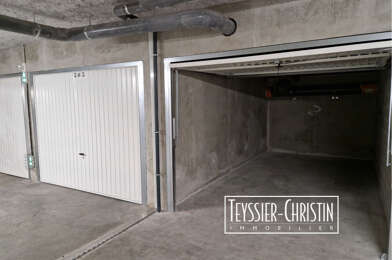 Garage  23000 €