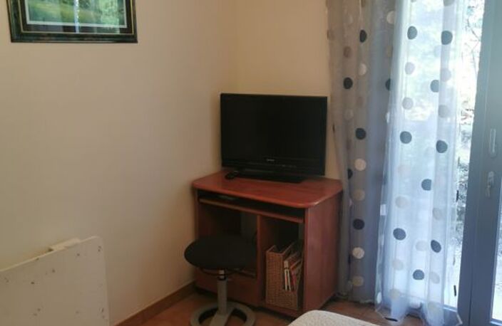 Chambre de 15m2 à louer sur Châteauneuf-le-Rouge — photo 3