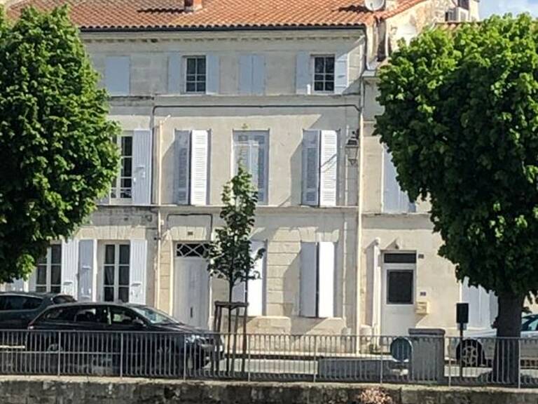 Maison de 180m2 à louer sur Saint-Savinien — photo 1