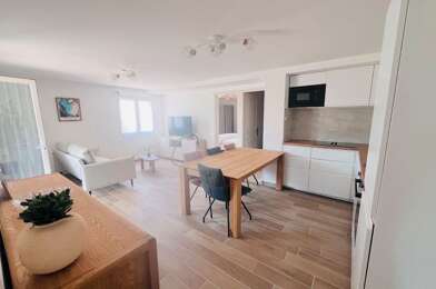 Appartement 3 pièces 890 €