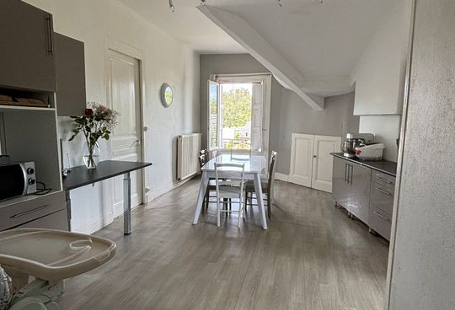 Appartement de 102m2 à louer sur Le Chambon-Feugerolles — photo 1