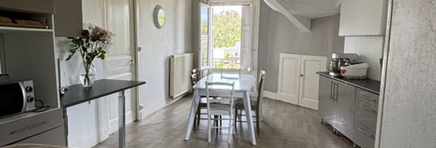 Appartement 3 Pièces 102 m² à louer à Le Chambon-Feugerolles (42500)