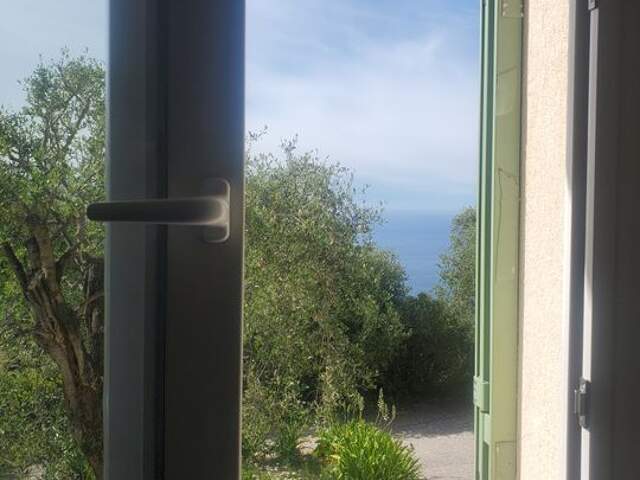 Chambre de 15m2 à louer sur Èze — photo du bien