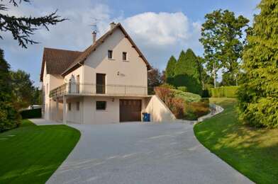 Maison 7 pièces 1200 €