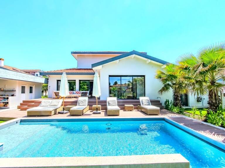 MAISON FAMILIALE D’EXCEPTION QUARTIER DES CINQ CANTONS - ANGLET — photo 1