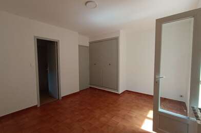 Maison 5 pièces 2050 €