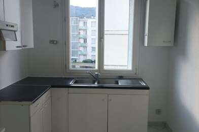 Appartement 3 pièces 890 €