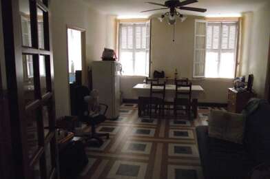 Appartement 4 pièces 910 €