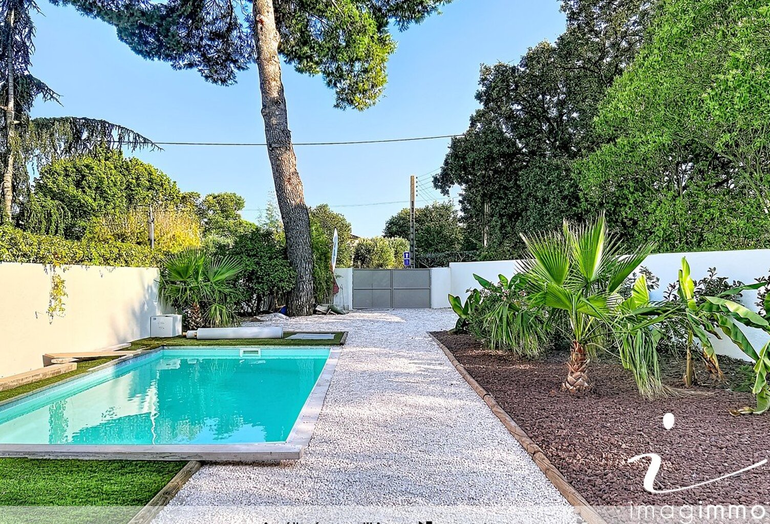 Villa — photo 1