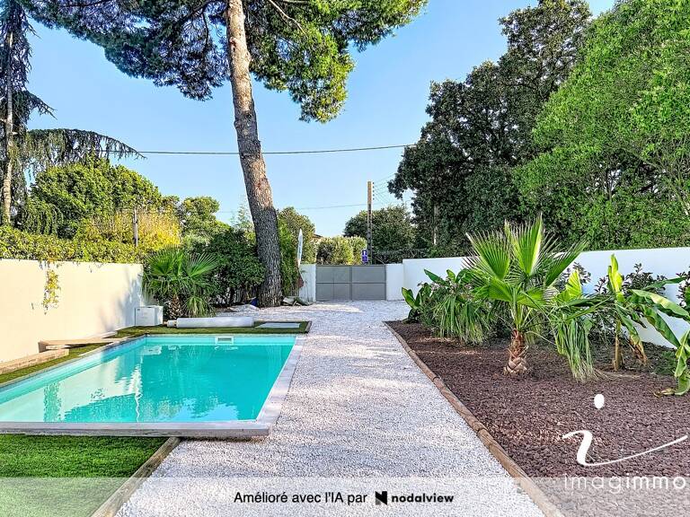 Villa — photo 1