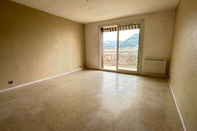 Appartement 3 pièces 975 €