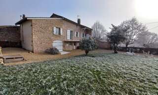 Appartement 1 Pièce 37 m² à louer à La Roche-Vineuse (71960)