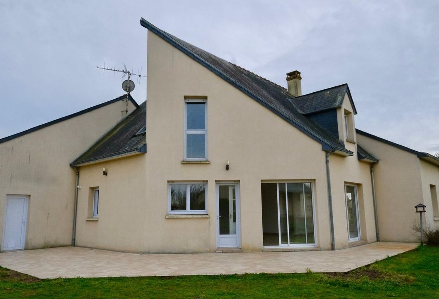 Maison de 145m2 à louer sur Mazé-Milon — photo 1