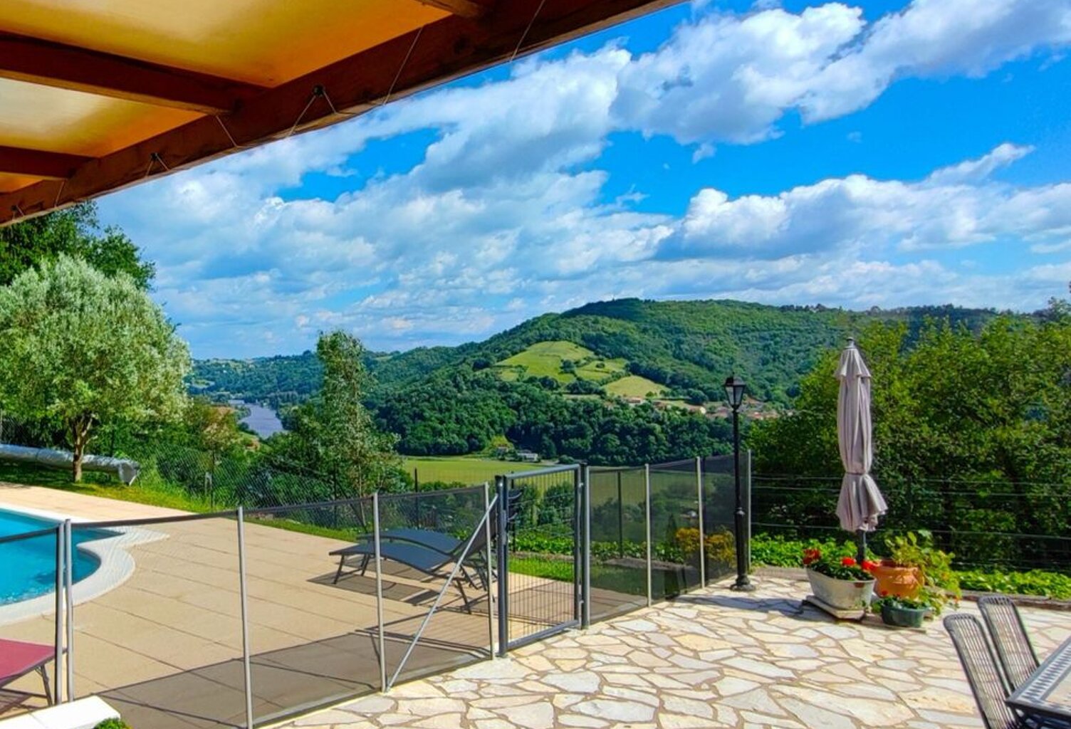 Maison de 180m2 à louer sur Livinhac-le-Haut — photo 1