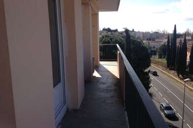 Appartement 4 pièces 905 €