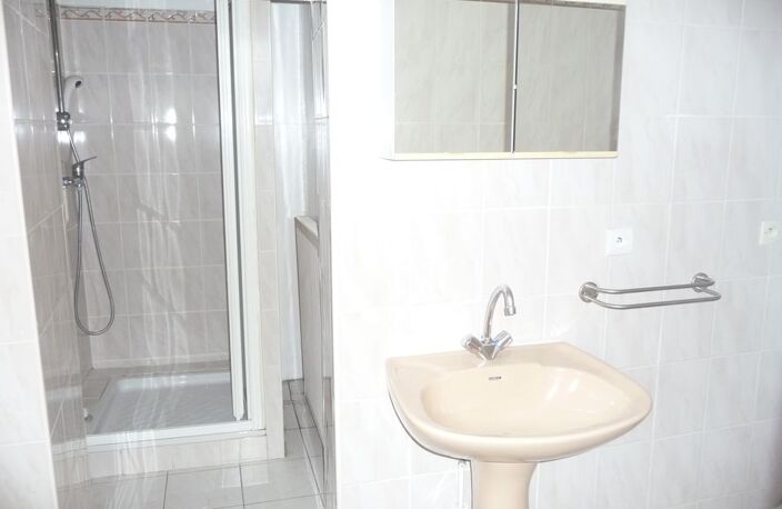 Maison de 75m2 à louer sur Saint-Jean-les-Deux-Jumeaux — photo 2