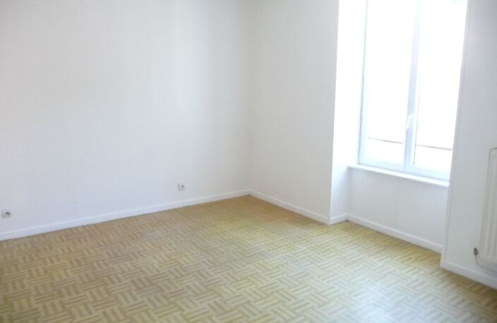 Maison de 75m2 à louer sur Saint-Jean-les-Deux-Jumeaux — photo 3