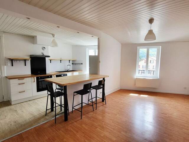 Appartement de 65m2 à louer sur Thiers — photo du bien