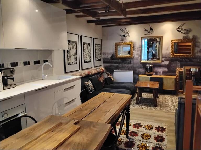 Maison de 60m2 à louer sur Les Roches-l'Évêque — photo 1
