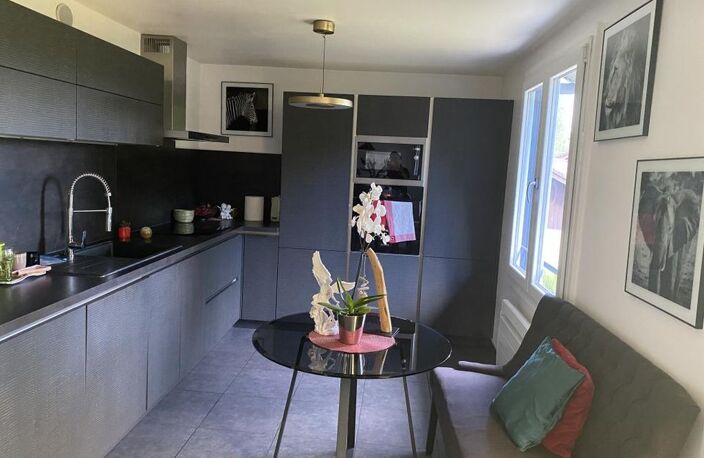 Maison de 222m2 à louer sur Cranves-Sales — photo 5