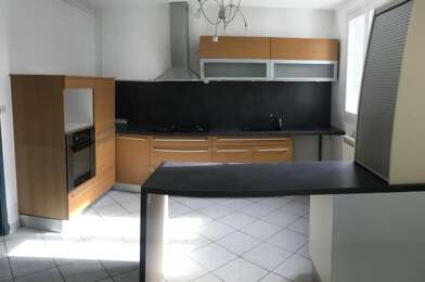 Appartement 3 pièces 690 €