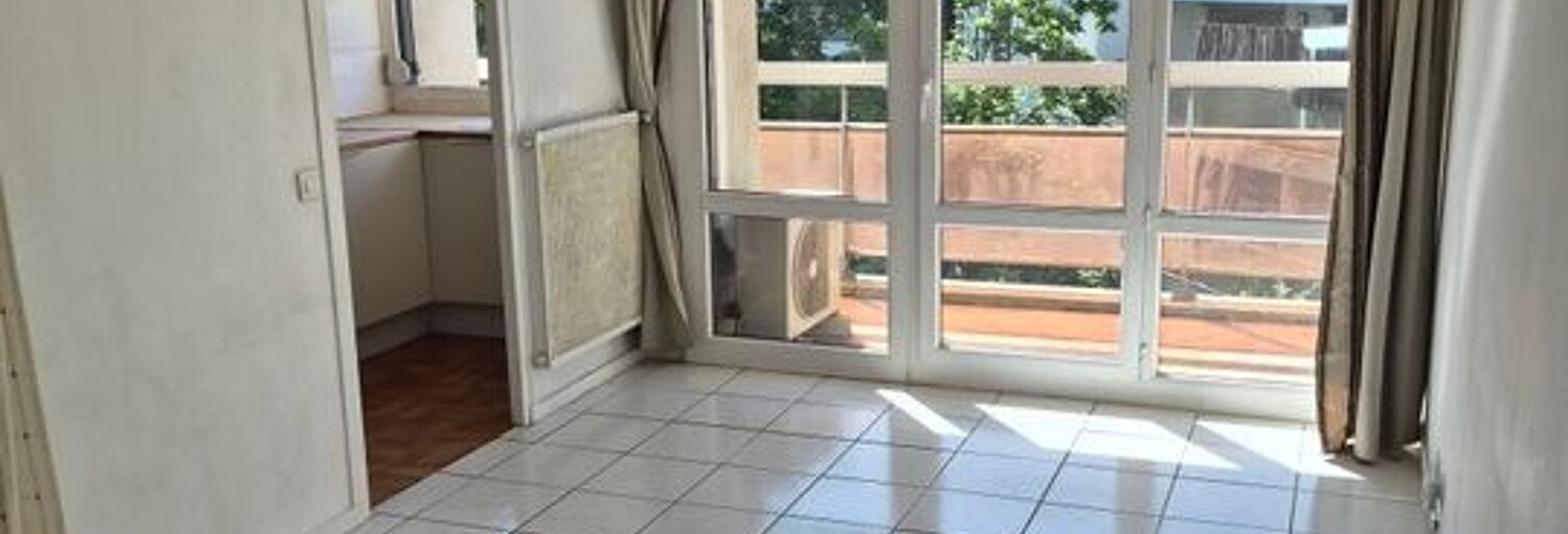 Appartement 1 Pièce 33 m² à louer à Bron (69500)