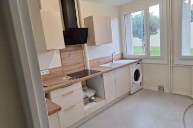 Appartement 3 pièces 740 €