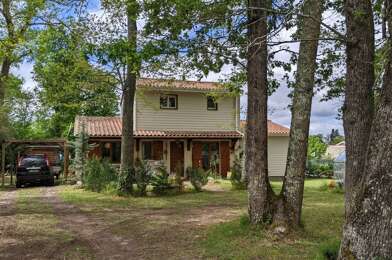 Maison 6 pièces 1350 €