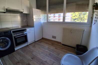 Appartement 4 pièces 927 €