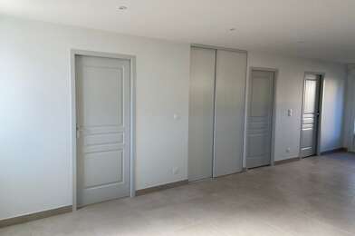 Appartement 3 pièces 830 €