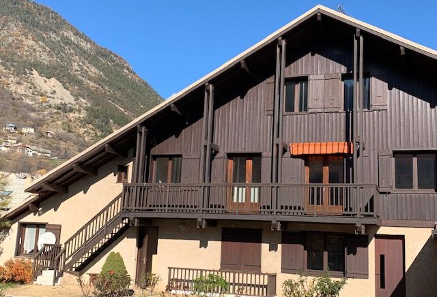 Appartement de 174m2 à louer sur L'Argentière-la-Bessée — photo 1