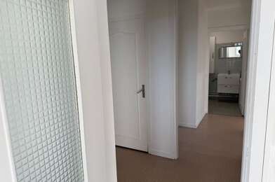 Appartement 3 pièces 810 €
