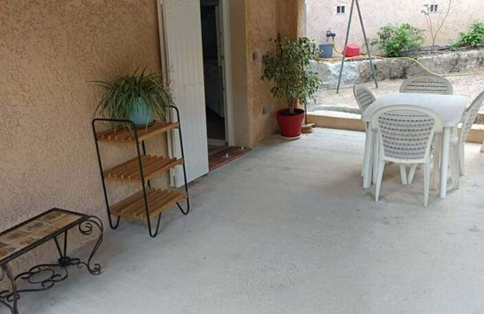 Studio de 35m2 à louer sur Châteauneuf-le-Rouge — photo 2