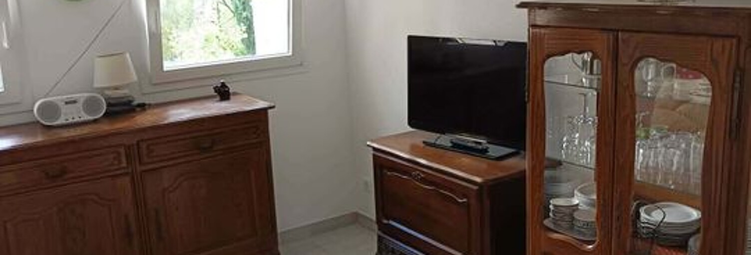 Appartement 1 Pièce 35 m² à louer à Châteauneuf-le-Rouge (13790)