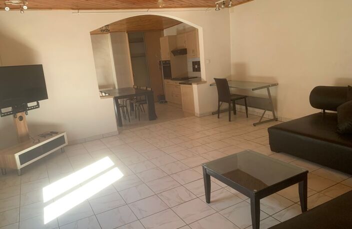 Appartement de 74m2 à louer sur Maron — photo 2