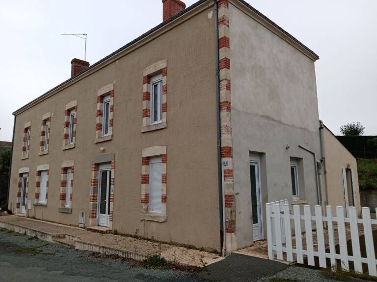 Maison de 173m2 à louer sur Saint-Hilaire-de-Voust — photo 1