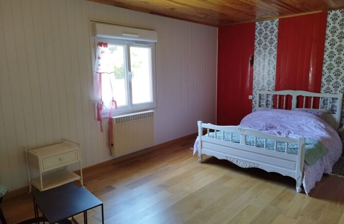 Maison de 173m2 à louer sur Saint-Hilaire-de-Voust — photo 4