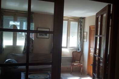 Appartement 3 pièces 905 €