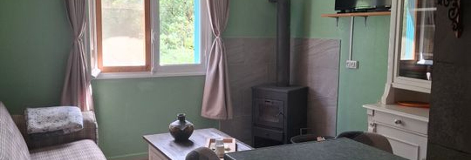 Appartement 2 Pièces 35 m² à louer à Cassaniouze (15340)