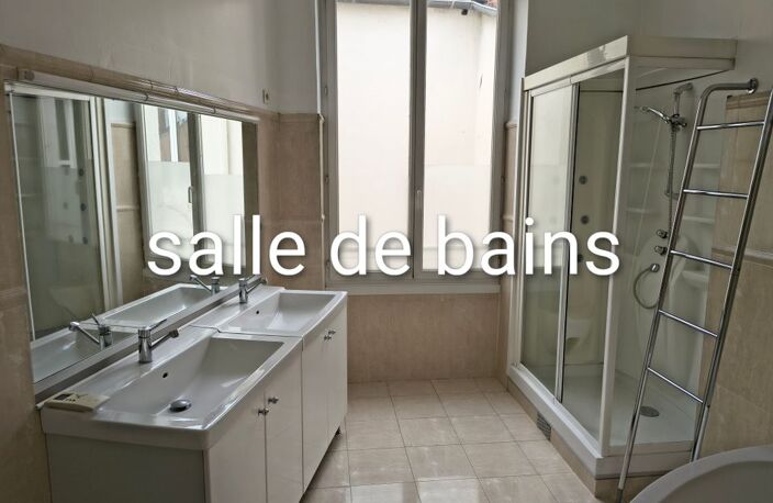 Appartement de 116m2 à louer sur Lyon 02 — photo 2