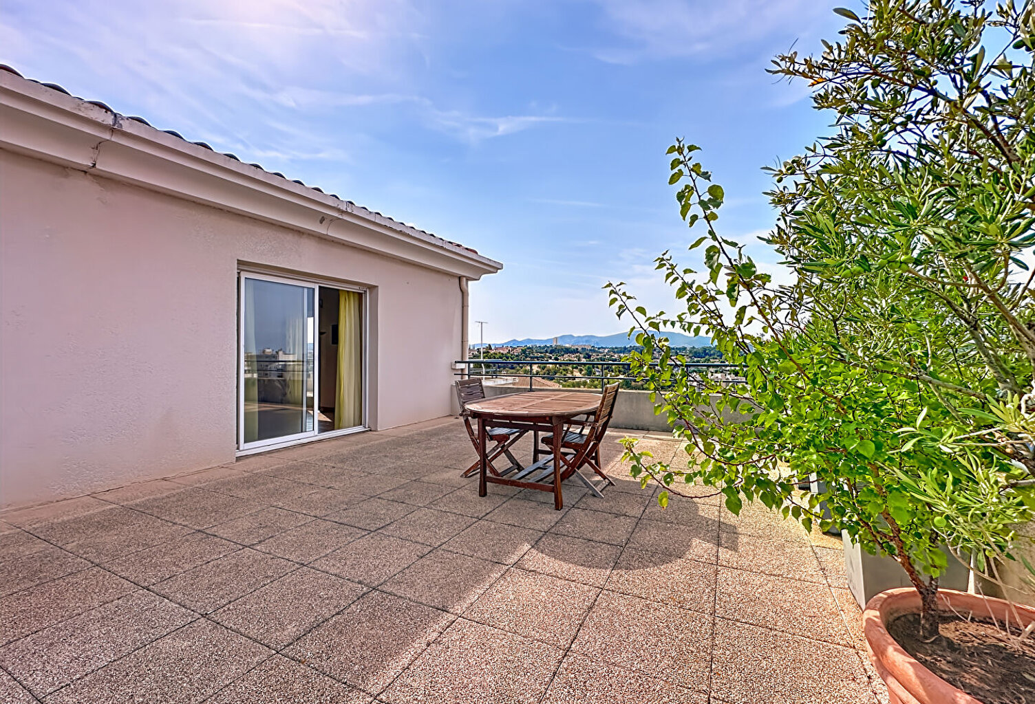 À vendre  T4 en Duplex 13013 Technopôle Château-Gombert, vue panoramique — photo 1