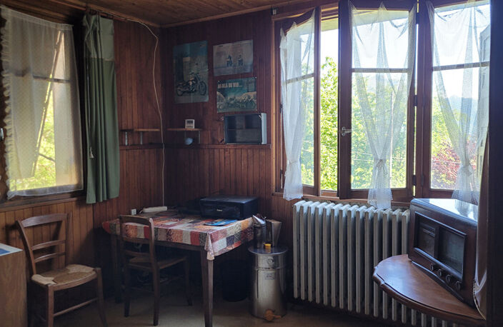 SEYTHENEX. MAISON A RENOVER AVEC DEPENDANCES. — photo 3